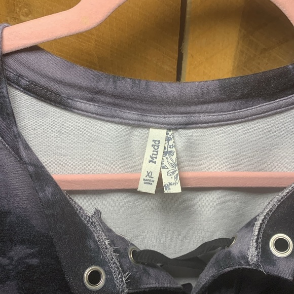 Mudd Lace Front Top - Picture 2 of 6